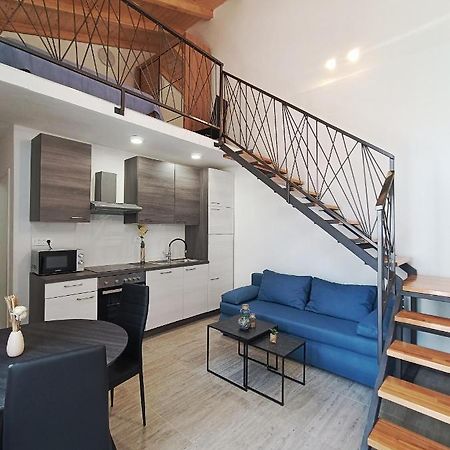 Apartman Gallery Freya Zara Esterno foto