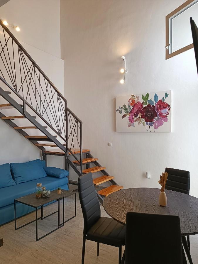 Apartman Gallery Freya Zara Esterno foto