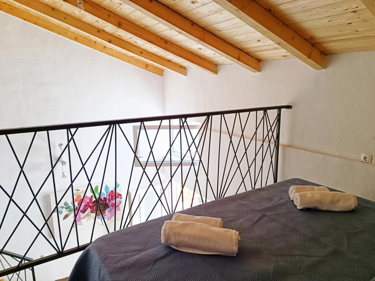 Apartman Gallery Freya Zara Esterno foto