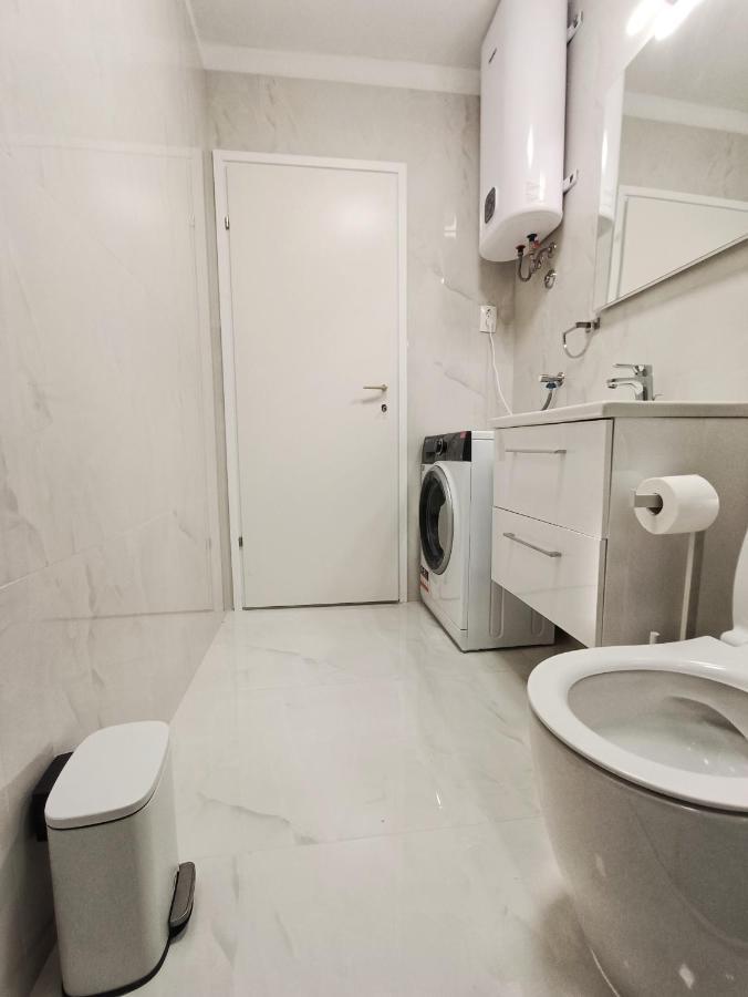 Apartman Gallery Freya Zara Esterno foto